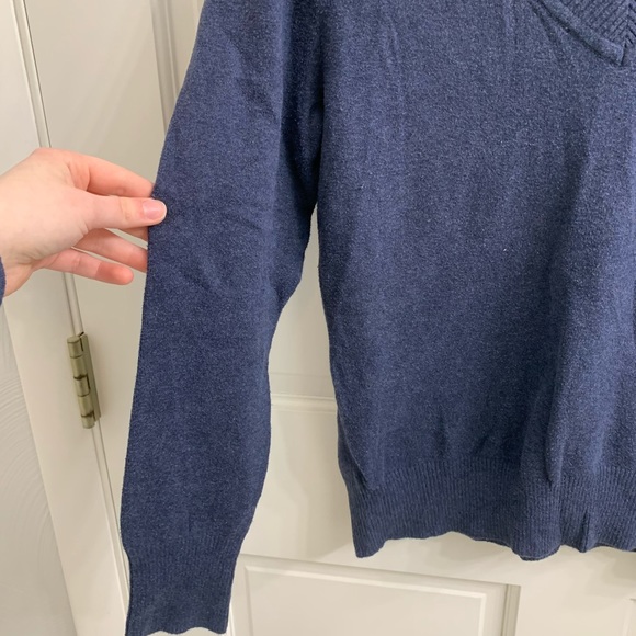 SONOMA Navy Blue V Neck Sweater Size Small - Picture 2 of 5